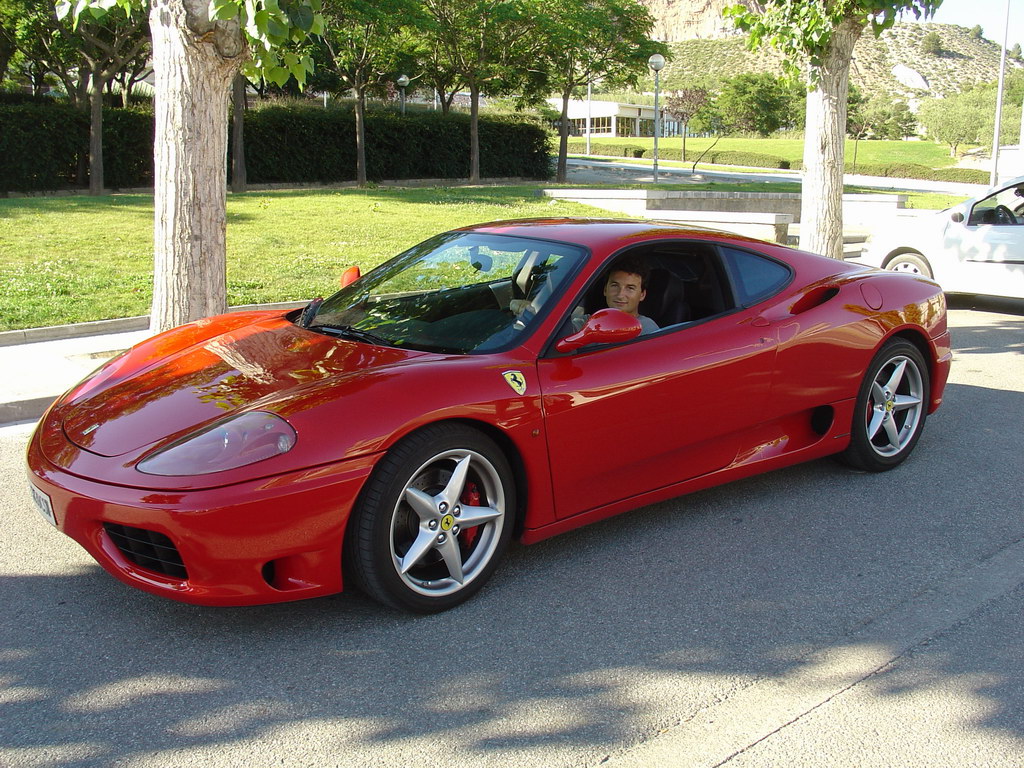 ferrari3.jpg
